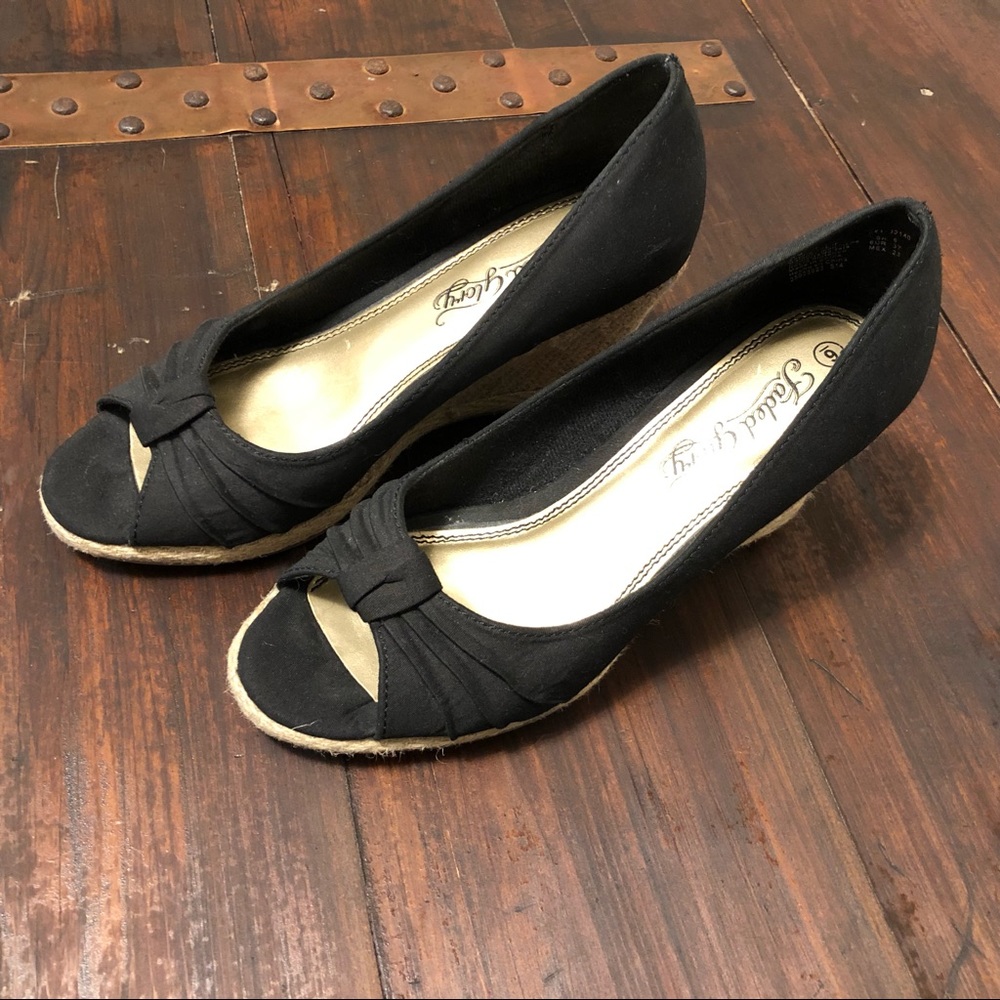 Faded Glory Black Wedges